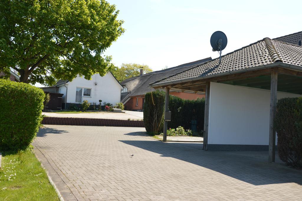 Ferienhaus Ruegen Pantow エクステリア 写真